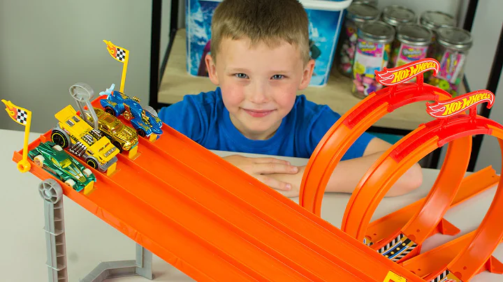 Hot Wheels Cars 4 Lane Elimination Race Dash & Cra...