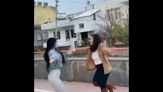 SURİYELİ KIZLARIN MUHTEŞEM OYUNU