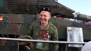 Главное это Семья! Иван Жарский, скромный герой России, рядом с подбитым им Leopard 2A6