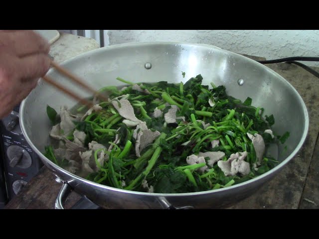 Canh Rau Dền Hẹ Bùi Ngót Dot Hủ Qua Thịt Heo ở Mỹ ngon giải nhiệt (Homegrown Vegetable Pork Soup)
