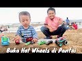 Liburan di Pantai Asmara Unboxing Hot Wheels dan Kinder Joy