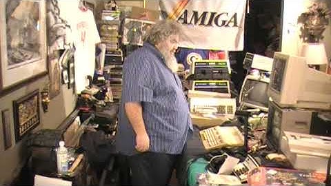 Commodore - Episode 214 - A Garage C128 Exploration! - David Bradley - C-128 128 64 C-64 PET CBM