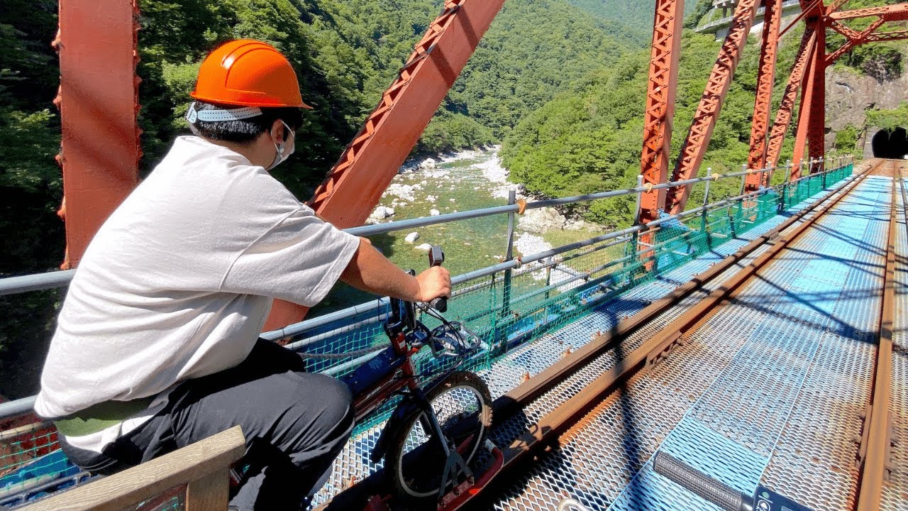地下室に眠ってる20年前のマウンテンバイク Cycling abandoned rails. There was such a magnificent view in