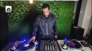 T Deep mixing it up on wax at Underground Sunday