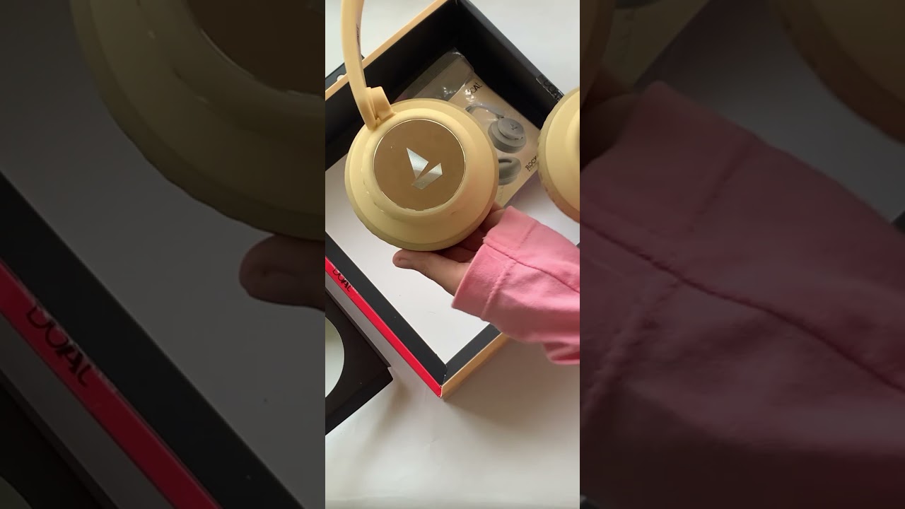 Unbox my headphones 🎧 