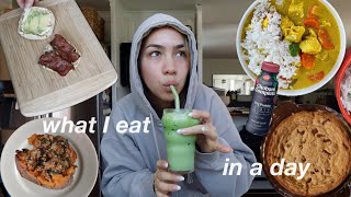 my matcha latte recipe + what I eat in a day  *realistic, easy fall meals*