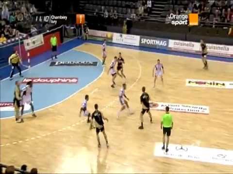 But Incroyable!!! Amazing Goal Ever!!! IL MARQUE AVEC SON PIED!!! Handball 2013