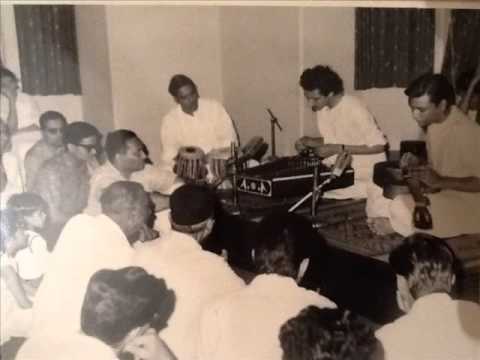 Pt Brij Bhushan Kabra presenting Raga Puria KalyanAlap jod amp Jhala