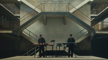 TWO LANES - Sign (Live Session)