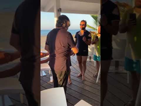 Zucchero Fornaciari sul Gargano, in spiaggia a Propulsione Beach si Ischitella