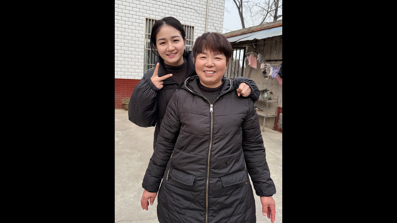 带婆婆去纹眉，婆婆开心的晚上要抱镜子睡。 #告别2024用力去拥抱 #乡村人的生活主打一个不能闲着 #平淡治愈的乡村生活 #你好2025 #婆婆和儿媳农村的生活