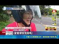 不敵巴威強風! 彰化139縣道大樹突倒塌砸車 巴威逼近! 愛車停路邊遭巨樹猛砸 駕駛無奈｜三立新聞LIVE