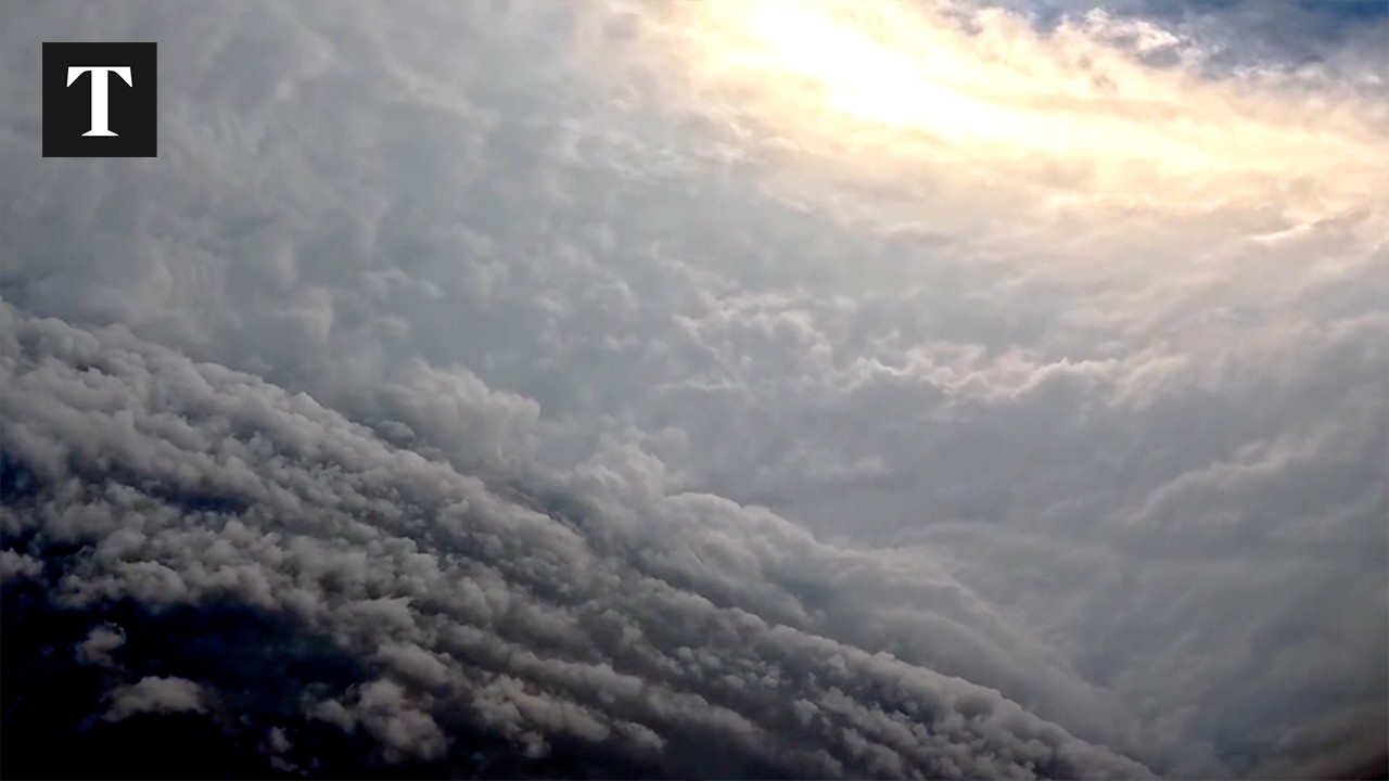 Hurricane Hunters Fly Inside The Eye of Hurricane Melissa - YouTube