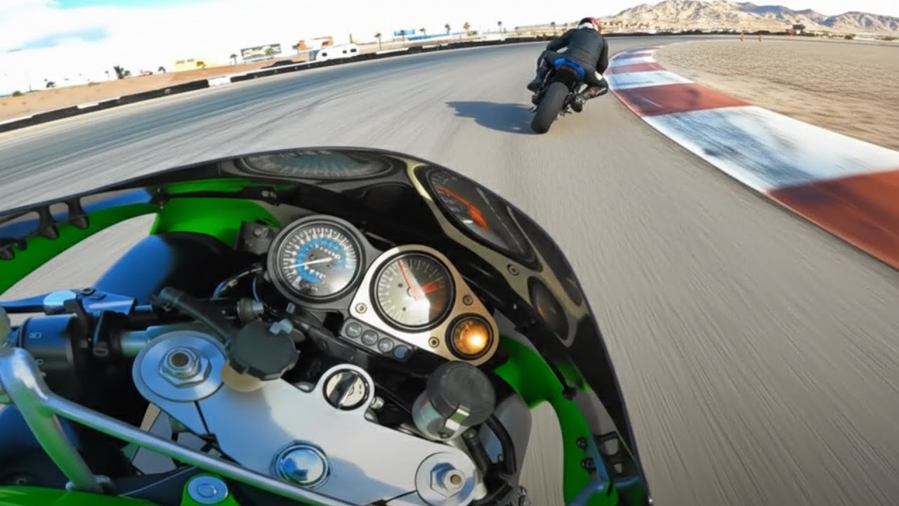 First Track Day on the 2002 Ninja! (ZX7R vs. S1000RR Battle) - YouTube