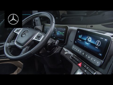 Multimedia Cockpit, interactive | Mercedes-Benz Trucks