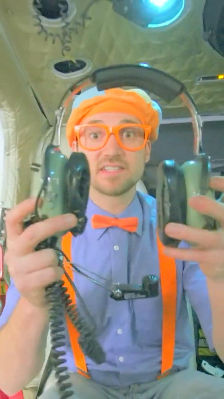 ??HELICOPTER HELICOPTER?? #shorts #blippi #education