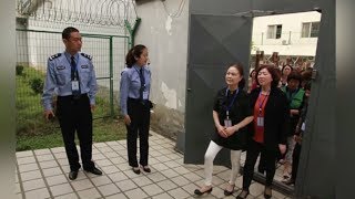 China Officials And Family Members Taken On Prison Tours As A Warning Against Corruption