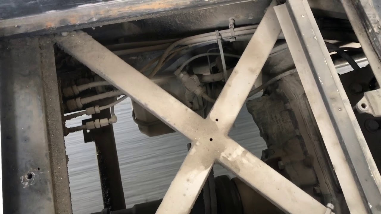 RAW HUB NOISE from an O405NH, with kickdown