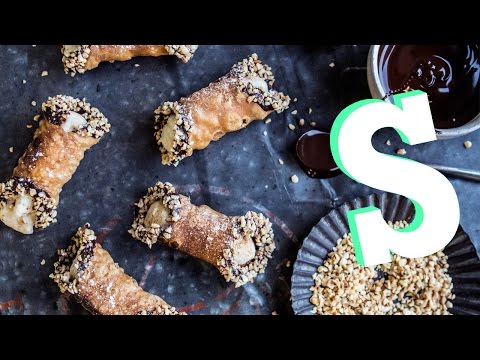 Cinnamon & Apple Cannoli Recipe - SORTEDfood