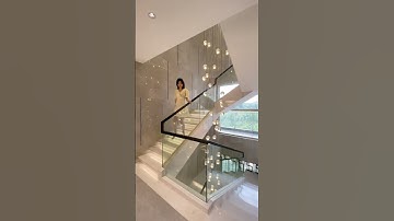 Cầu thang kính đẹp nhất 2023