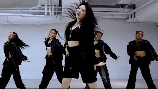 Jasmine Yen 甄濟如- NEW YEAR NEW TBH (Official Performance Video) Resimi