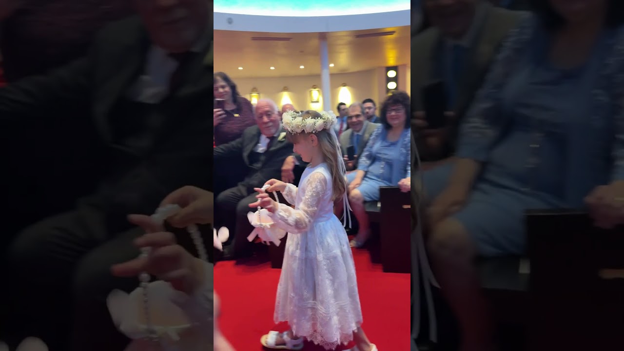 Lilys flower girl dreams come true! ✨Thank you Doloris Petunia for creating this dress just for her!