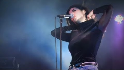 Marina and The Diamonds - Hollywood (Live 2010)