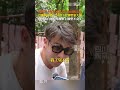 5月20日，觀觀在成都人民公園相親角直播時遇西班牙“社牛”小夥，當場在直播間相親，還大膽給主播表白，把主播整害羞了！