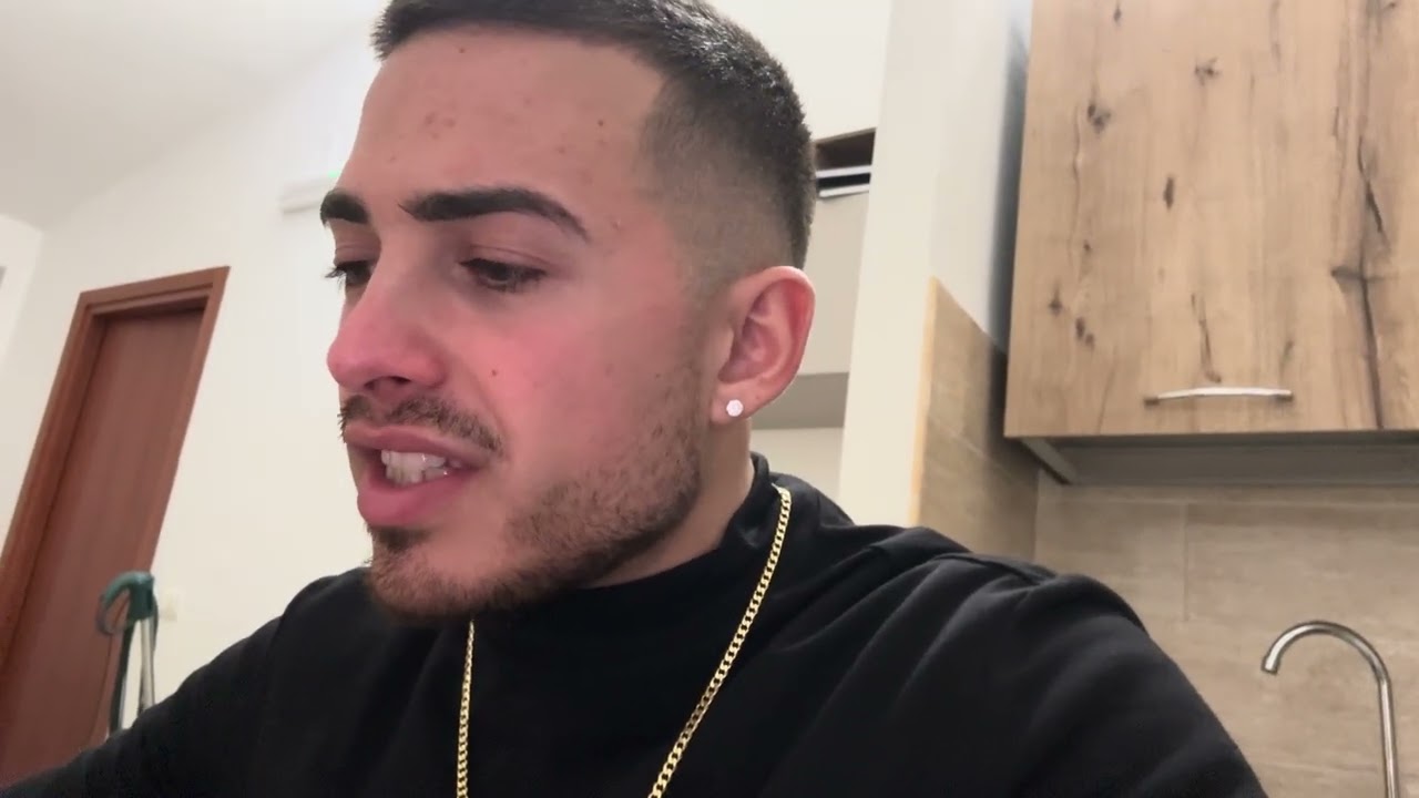 La vita non ti deve nulla. Comportati da uomo.