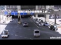 青信号で発進しない先頭車に、クラクションや白バイ隊員の声は届かず