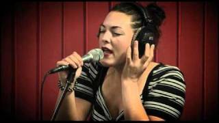 Studio Brussel: Caro Emerald - &#39;Back it up&#39;