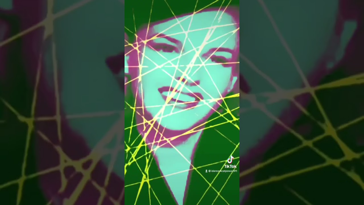 Miranda Lee Richards is a good cop.