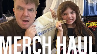 WWE Raw at MSG Merch Tour & Live Unboxing! | Full Madison Square Garden Merch Stand Breakdown