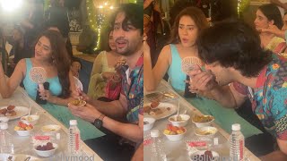 दिखिए किस तरह Shaheer Sheikh आपने हाथों से Hiba Nawab को खिला Raha Iftaar Party में | WTHA