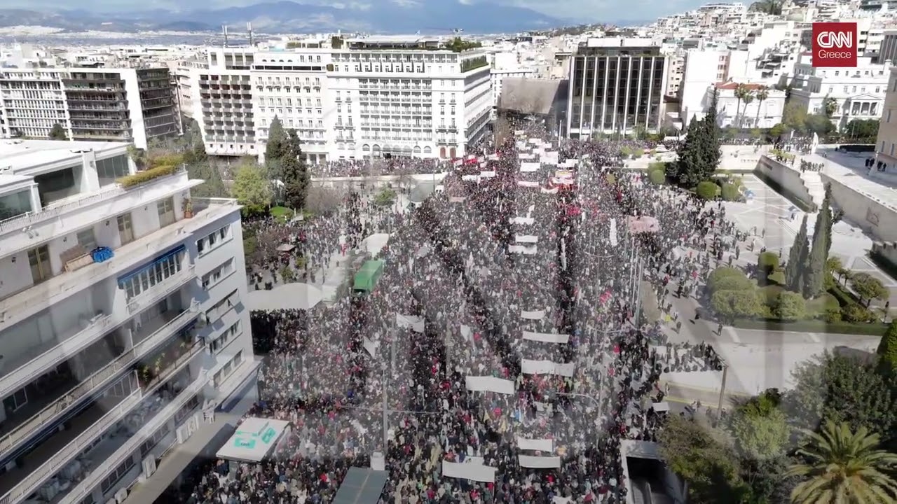 Τέμπη, 3 χρόνια μετά: Η διαδήλωση στο Σύνταγμα από ψηλά