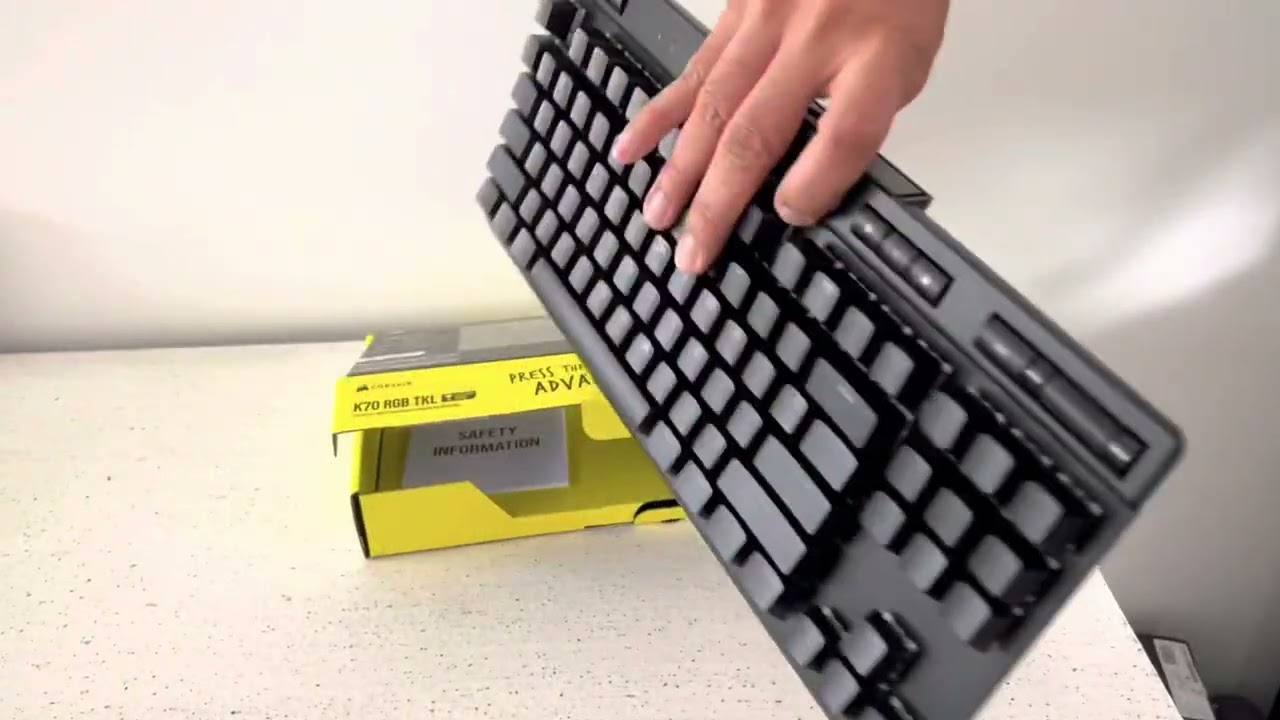 CORSAIR sort un Clavier Mécanique Gamer TKL Esport 