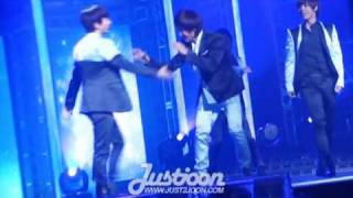 Famous [MBLAQ] Lee Joon trips over G.O on stage! Net Worth