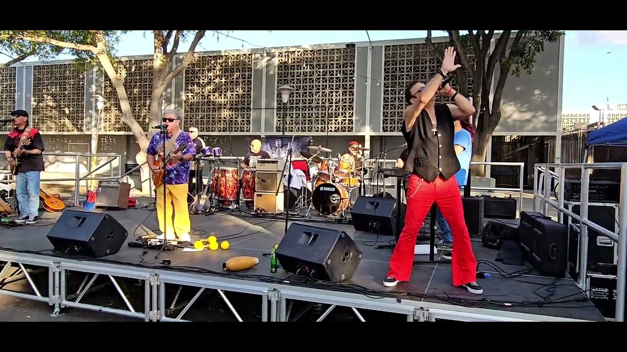 Carnaval-Let The Children Play-Jugando covered by Zebop at the Fest Mode Event