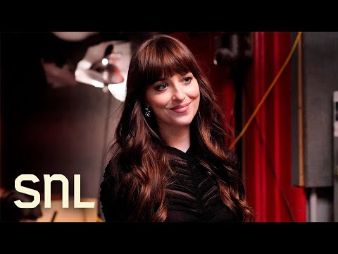 Dakota Johnson Gives a Tour of SNL&#39;s Studio 8H