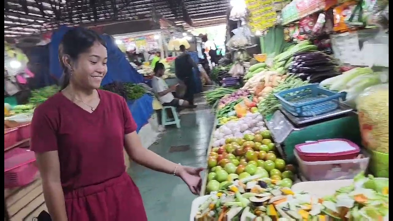 BUYING GREEN LEAFY  VEGETABLES/ DAO PUBLIC MARKET  TAGBILARAN  BOHOL ISLAND