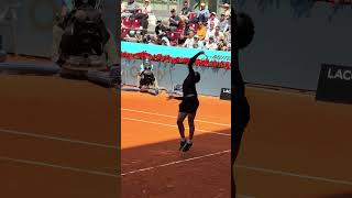 Ben Shelton casually banging down a 138mph serve at the Mutua Madrid Open