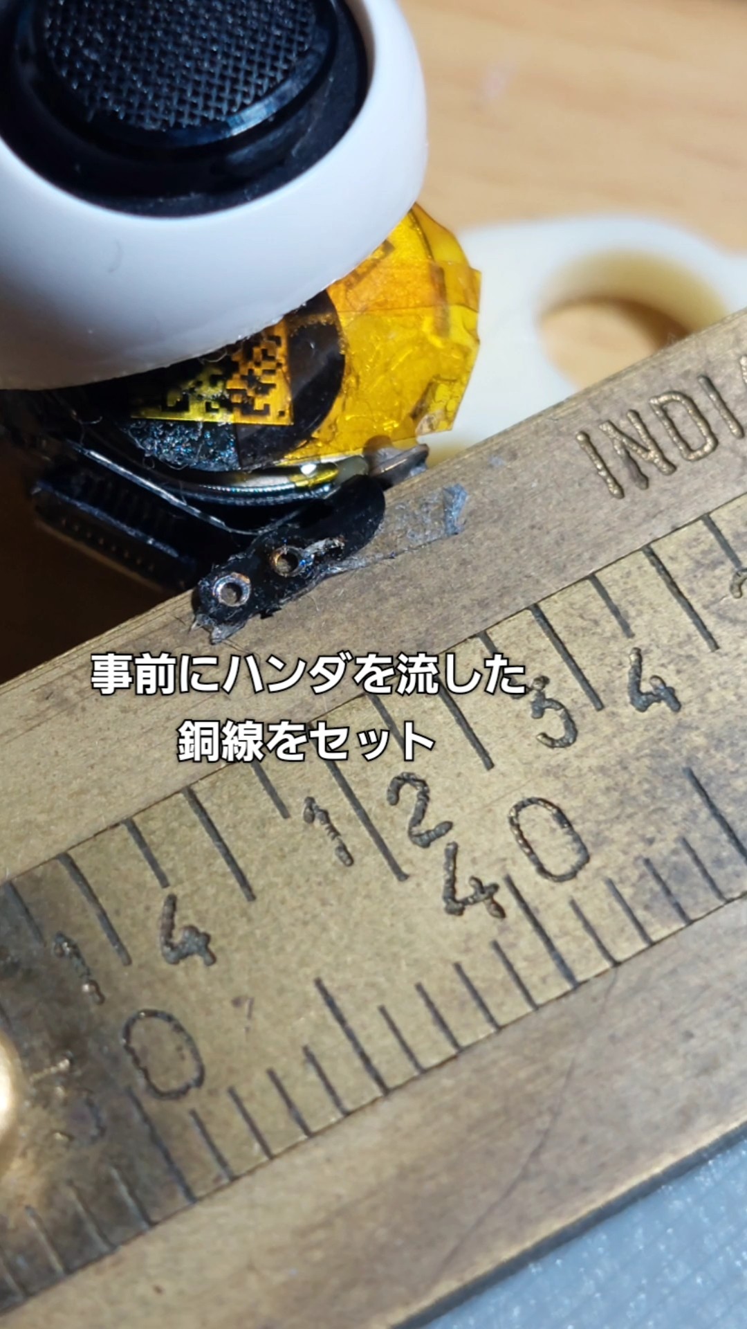 不具合】AirPodsを開いたらケーブルを切って二次被害 - YouTube