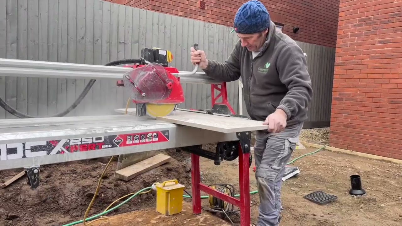 Rubi DCX 250 Expert - YouTube