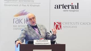 картинка: Александр Добровинский. Adam Smith Conferences