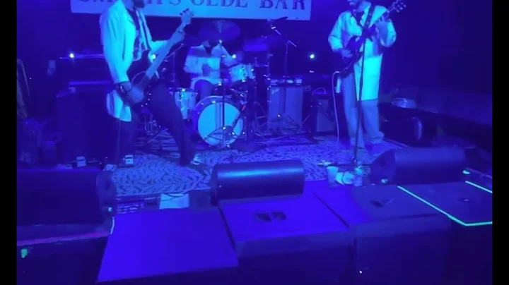 Mellowpool Reflection cover @ Smiths Olde Bar