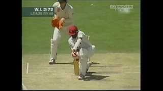 Shane Warne sets up Powell then bowls him round his legs