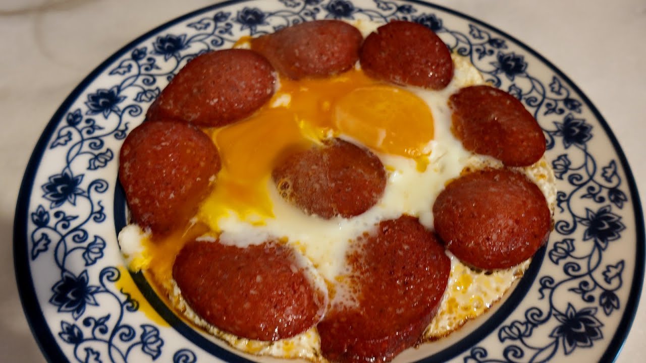 Sucuklu Yumurta Nasıl Yapılır? (En Kolay ve En Lezzetli Tarif)– Kahvaltıların Kralı!