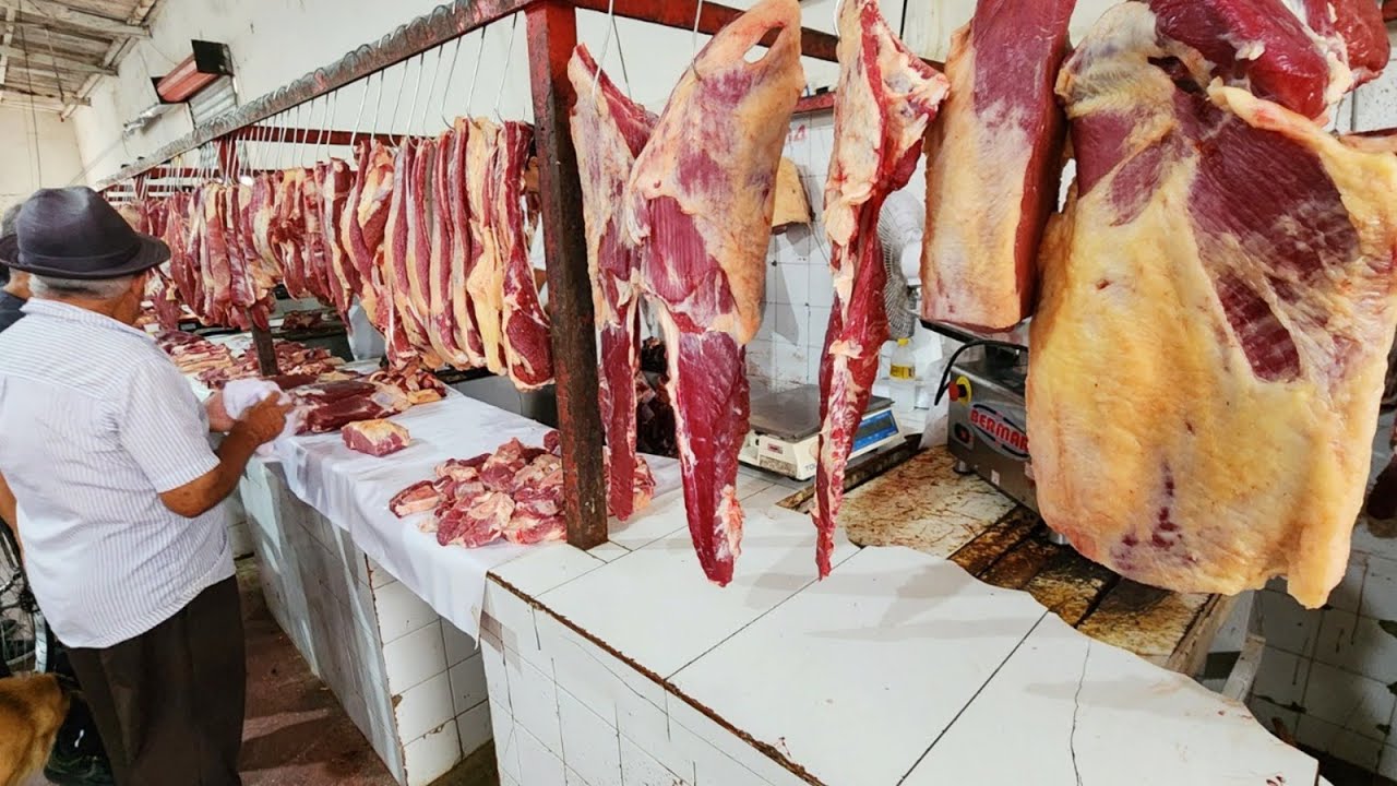 CARNE BARATA NA FEIRA EM CUPIRA-PE. É FARTURA, É NORDESTE!!!!
