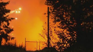4-alarm fire burns at Salem pallet business