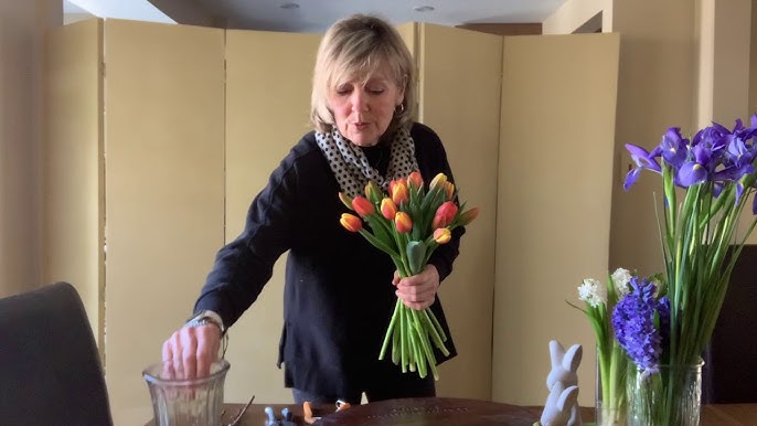 How To Design With a Floral Frog - Flowers Talk Tivoli
